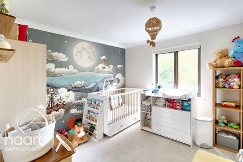 80 Davis Way, Sidcup, DA14 5JR