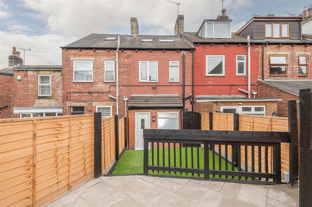14 - 115 Summer Lane S75 2 AD.jpg