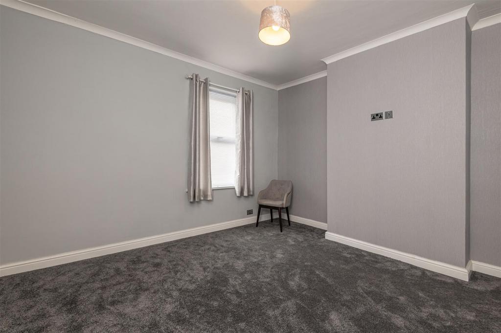 18 - 115 Summer Lane S75 2 AD.jpg