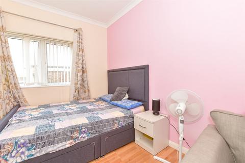 1 bedroom ground floor flat for sale, High Street, Cosham, Portsmouth, Hampshire