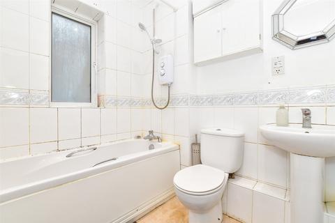 1 bedroom ground floor flat for sale, High Street, Cosham, Portsmouth, Hampshire