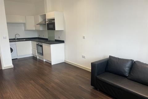 1 bedroom flat to rent, Axis House, Bath Road, UB3