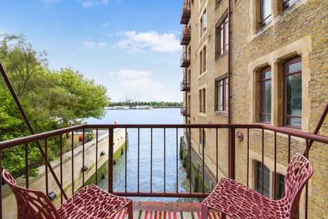 2 bedroom apartment for sale, Olivers Wharf, Wapping High Street, E1W 2PJ