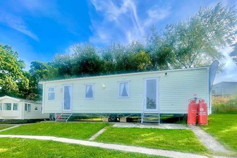 2 bedroom holiday park home for sale, Thorness Lane, Great Thorness, Cowes, Isle of Wight PO31