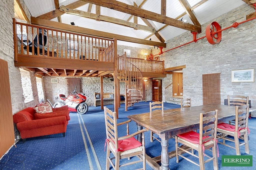 Mezzanine / Office Area