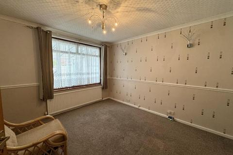 3 bedroom terraced house to rent, Queensholm Crescent, Bristol BS16