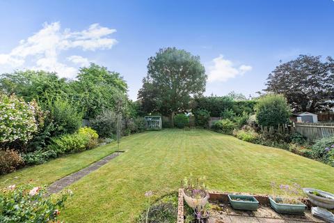 4 bedroom detached house for sale, Chantry Hurst, Epsom KT18