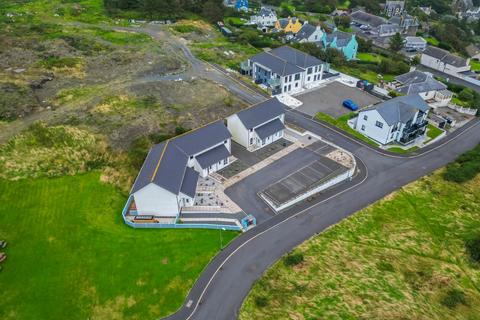 2 bedroom end of terrace house for sale, Chalet Road, Portpatrick, DG9