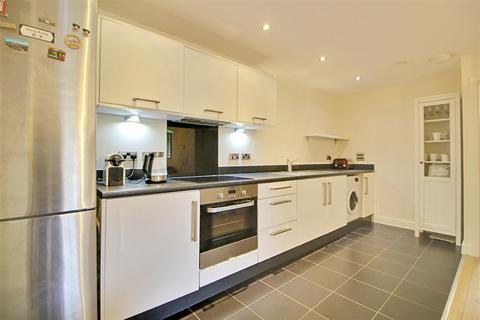 2 bedroom flat for sale, Beckwith Close, Enfield