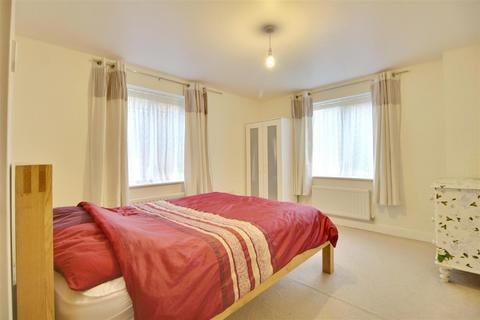 2 bedroom flat for sale, Beckwith Close, Enfield