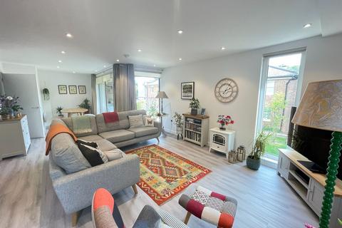 2 bedroom apartment for sale, Chalk Lane, Epsom, Surrey