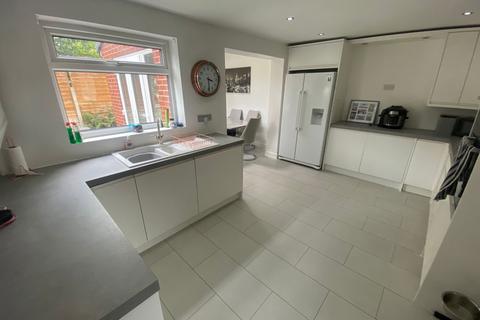 90 Chestnut Street, Chadderton, Oldham, OL9 8HF