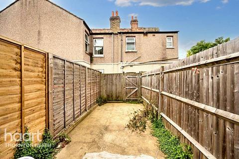 2 bedroom maisonette for sale, Fernthorpe Road, LONDON