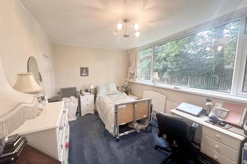 21 Links View, Sutton Coldfield, B74 3EP