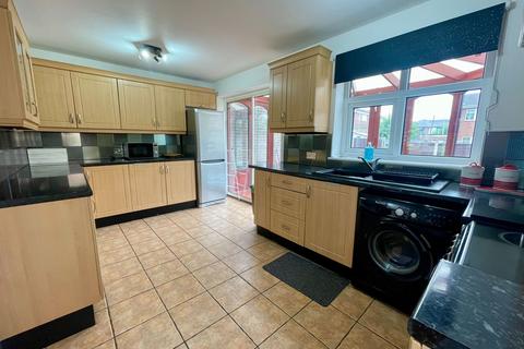 3 bedroom semi-detached house for sale, Ruston Close, Swadlincote DE11