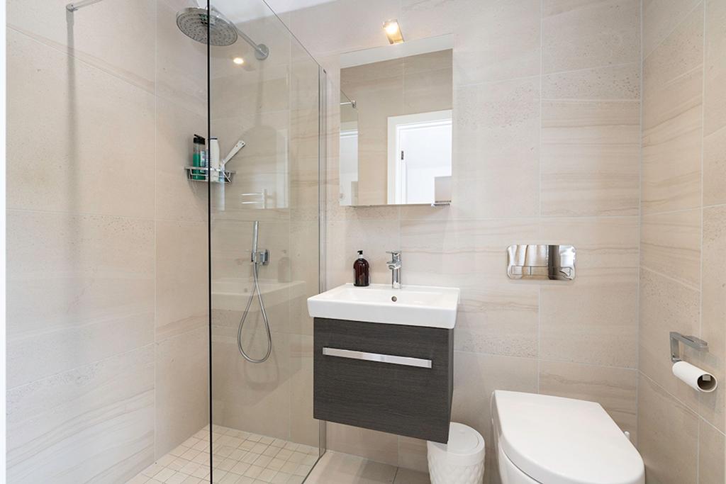 Main Bedroom Ensuite