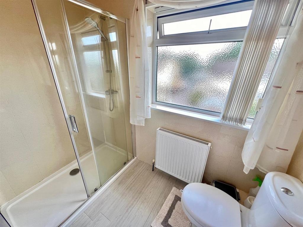 Bathroom2.jpg