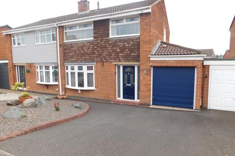 3 bedroom semi-detached house for sale, Shakespeare Close, Swadlincote, DE11