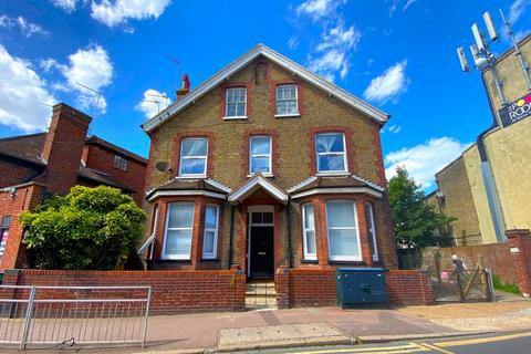 1 bedroom flat to rent, Queen Street, Deal, CT14