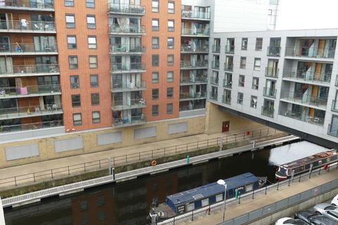 2 bedroom flat to rent, Armouries Way, Leeds, West Yorkshire, UK, LS10