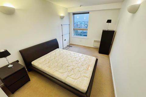 2 bedroom flat to rent, Riverside Way, Leeds, West Yorkshire, UK, LS1