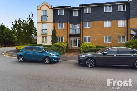 1 bedroom apartment for sale, Wapshott Road, Staines-upon-Thames, Surrey, TW18