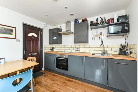 1 bedroom flat for sale, Dukes Close, Petersfield, Hampshire