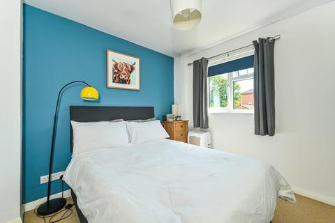 1 bedroom flat for sale, Dukes Close, Petersfield, Hampshire