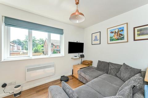 1 bedroom flat for sale, Dukes Close, Petersfield, Hampshire