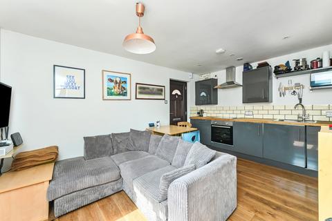 1 bedroom flat for sale, Dukes Close, Petersfield, Hampshire