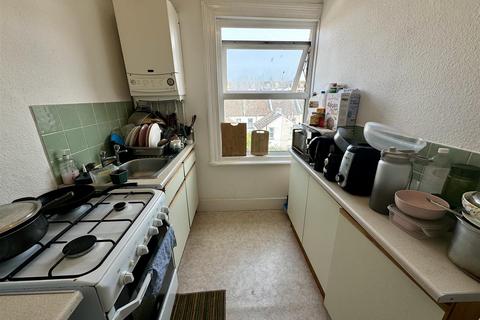 2 bedroom flat to rent, Park Road, Bexhill-On-Sea TN39