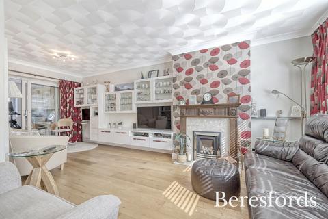 undefined, Queenswood Avenue, Hutton, CM13