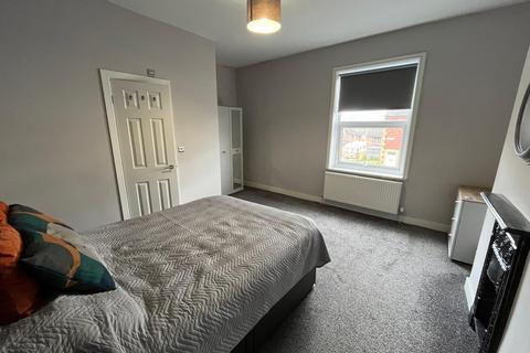 1 bedroom in a house share to rent, Morley, Leeds LS27