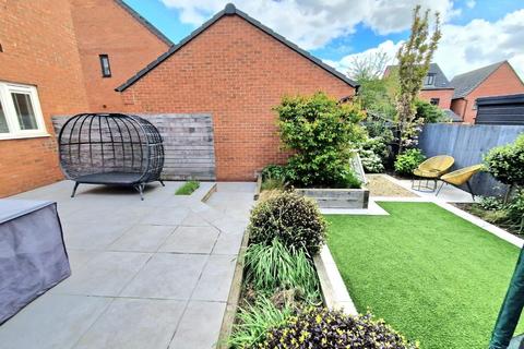 4 bedroom detached house for sale, Austen Close, Northampton NN5