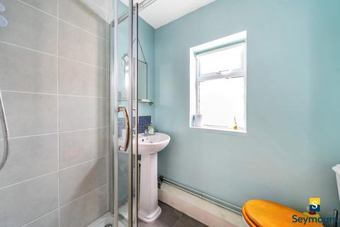 12 Chestnut Road, Guildford, GU1 1HG