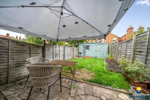 12 Chestnut Road, Guildford, GU1 1HG
