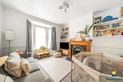 undefined, Chestnut Road, Surrey GU1