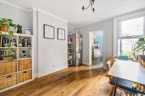 undefined, Chestnut Road, Surrey GU1