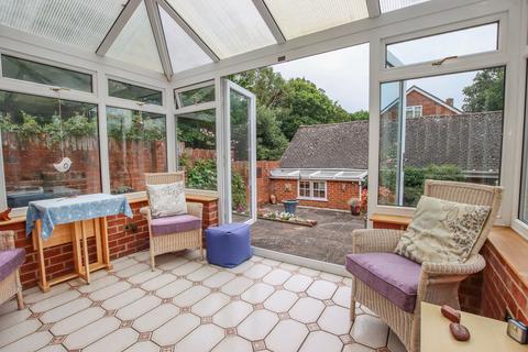 3 bedroom end of terrace house for sale, Hollywood Lane, Lymington, Hampshire, SO41