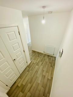 2 bedroom flat to rent, Temple Hill, Dartford DA1