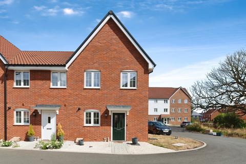 2 bedroom semi-detached house for sale, Baines Place, Wickford, SS11