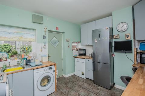 25 Hammond Crescent, Drighlington, Bradford, BD11 1AD