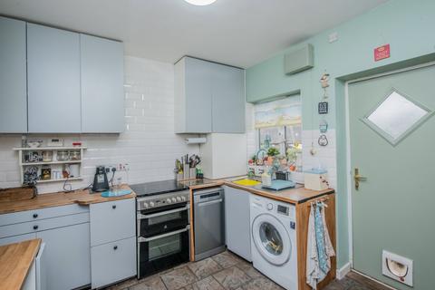 25 Hammond Crescent, Drighlington, Bradford, BD11 1AD