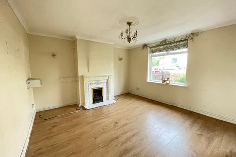 3 bedroom terraced house for sale, Royd Avenue, Millhouse Green, S36