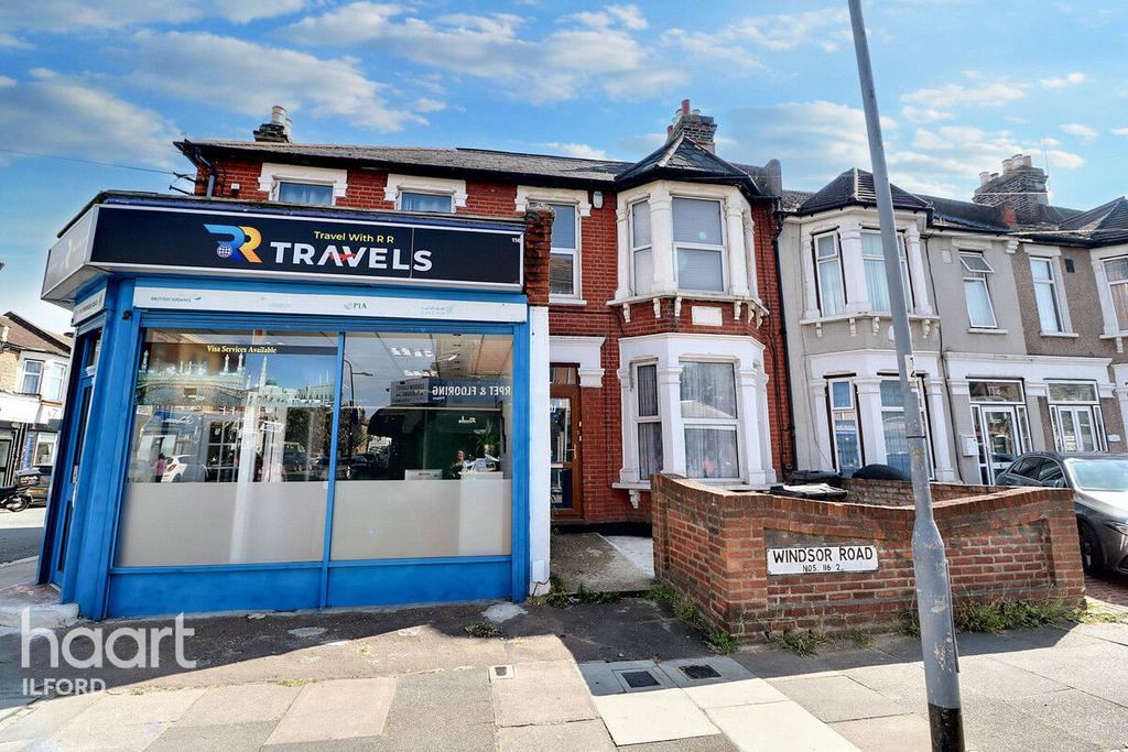 Windsor Road, Ilford 2 bed flat for sale £325,000