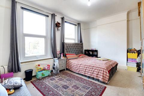 2 bedroom flat for sale, Windsor Road, Ilford