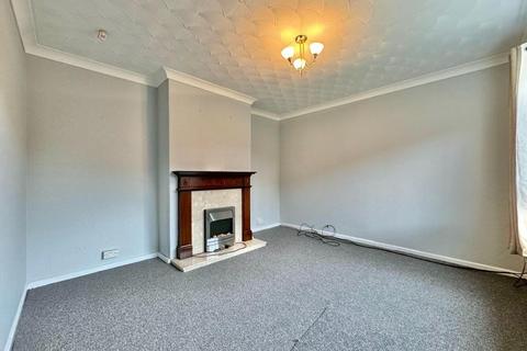 3 bedroom semi-detached house to rent, Swanee Road, Barnsley