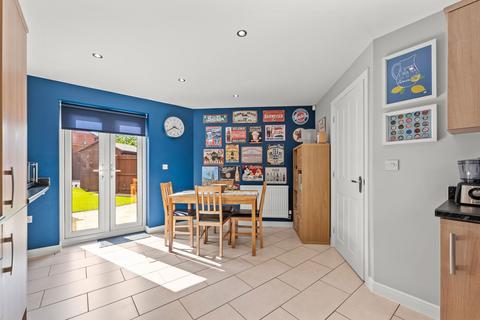 14 Alnwick Way, Grantham, NG31 8UJ