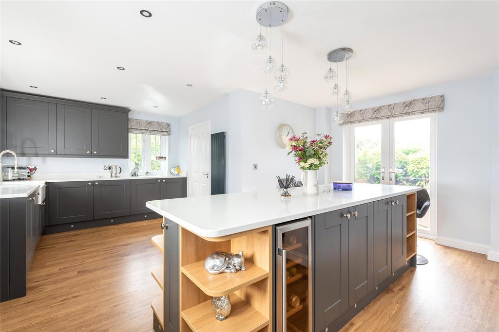 Kitchen/Breakfast Rm