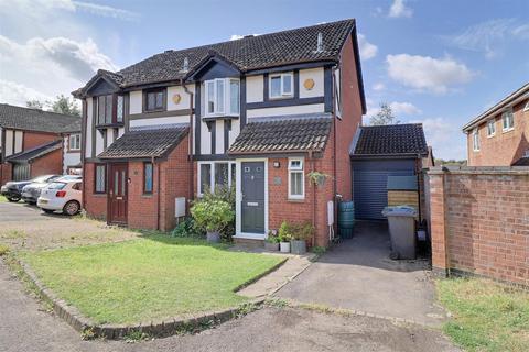 3 bedroom semi-detached house for sale, Birdwood Close, Gloucester, Gloucestershire, G